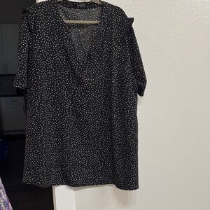 BloomChic Black & white polka dots shirt sleeve blouse Size 26